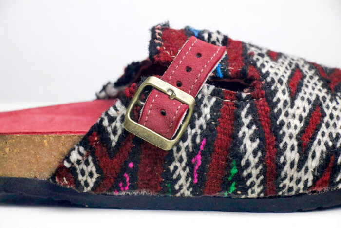 WF™ EMBELL - CLOGS