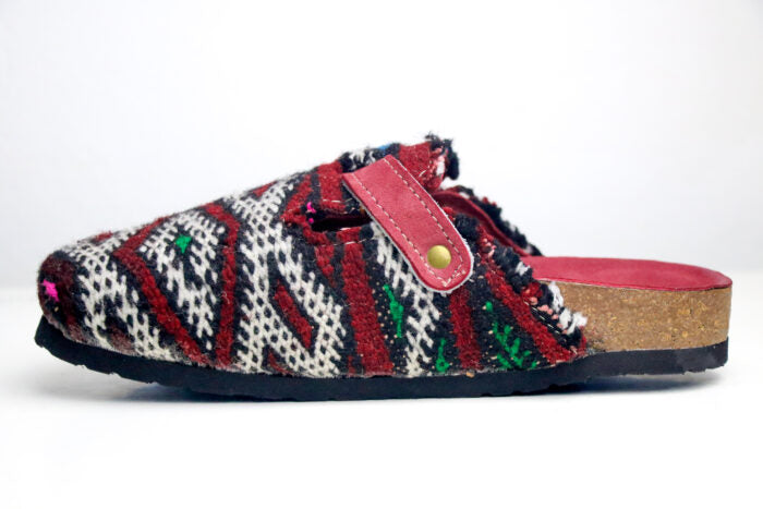 WF™ EMBELL - CLOGS